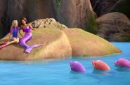 Barbie: delfiny z magicznej wyspy (2D,dubbing) - kadr 2