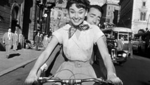 Kadr z filmu "Rzymskie wakacje", zdjęcie ze strony podkarpackiefilm.pl, źródło: Public domain, without copyright notice