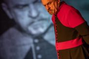 Głośny spektakl Pawła Passiniego wraca do Teatru Maska. Po przestawieniach spotkania z reżyserem